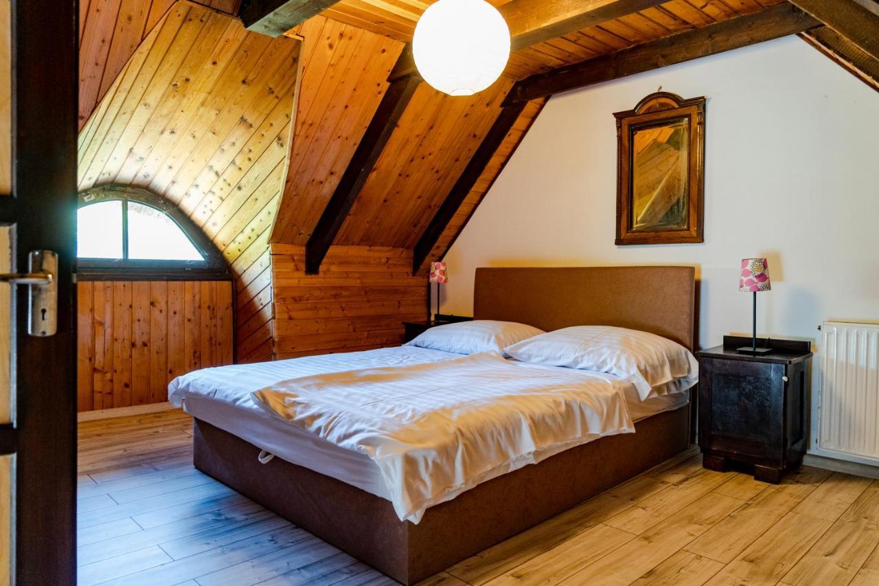 Bohem Birtok Es Csarda Hotel Zamardi Exterior photo