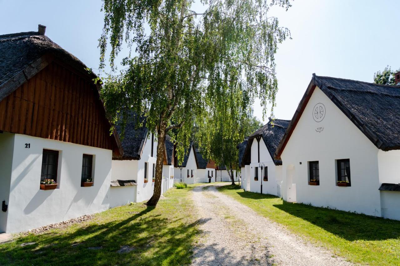 Bohem Birtok Es Csarda Hotel Zamardi Exterior photo