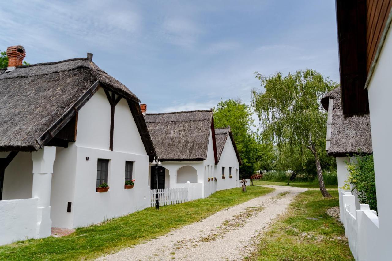 Bohem Birtok Es Csarda Hotel Zamardi Exterior photo