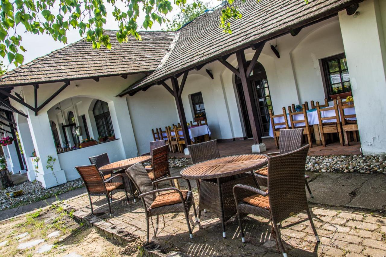 Bohem Birtok Es Csarda Hotel Zamardi Exterior photo