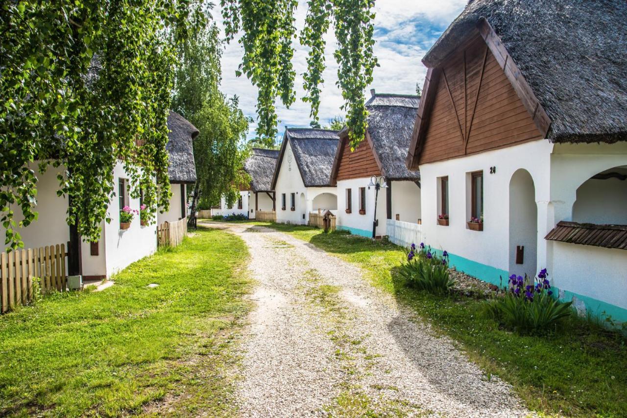 Bohem Birtok Es Csarda Hotel Zamardi Exterior photo
